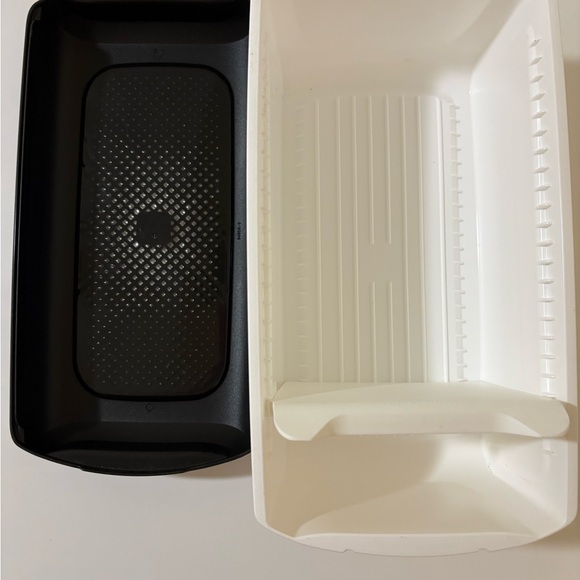 Tupperware White Bread Storage Container CondensControl - Picture 8 of 16